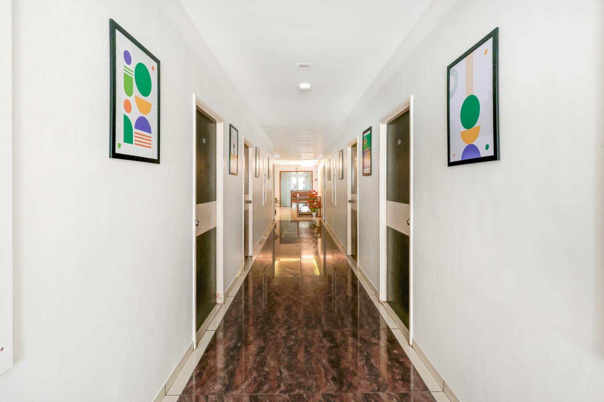 Treebo Rvg Otel Vadodara Dış mekan fotoğraf