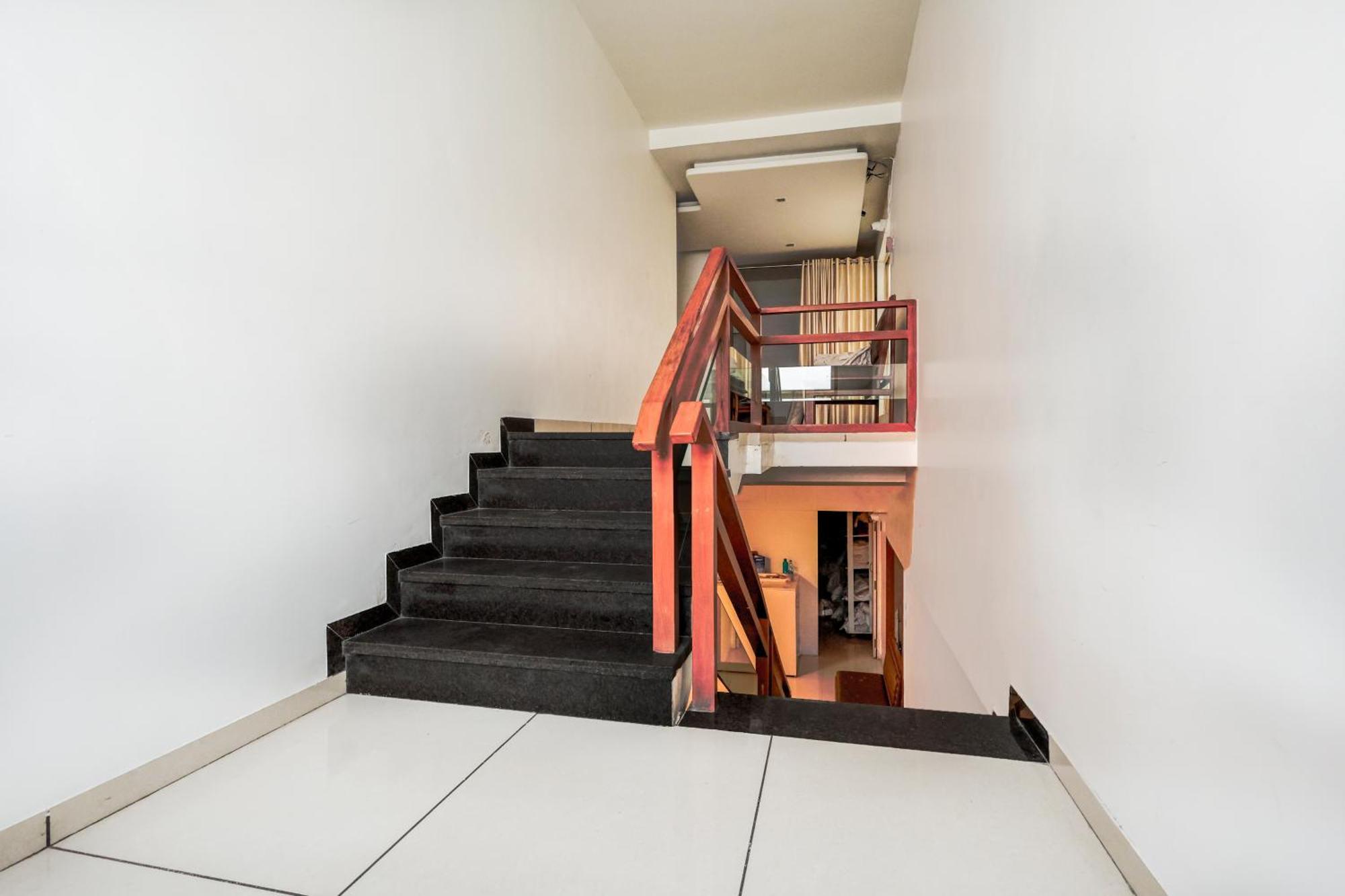 Treebo Rvg Otel Vadodara Dış mekan fotoğraf