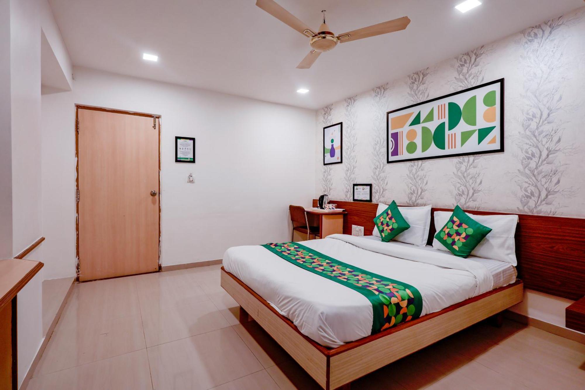 Treebo Rvg Otel Vadodara Dış mekan fotoğraf