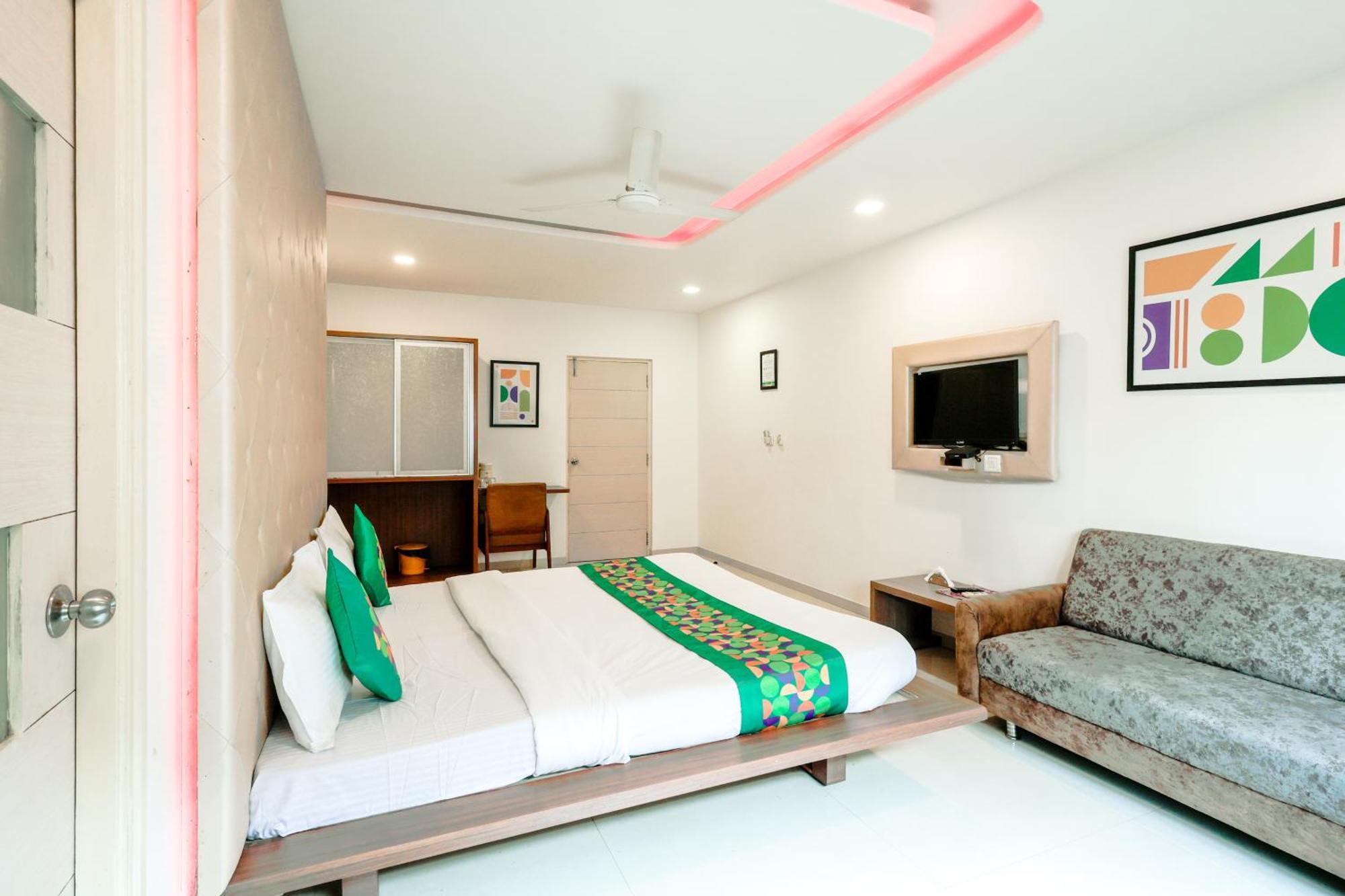 Treebo Rvg Otel Vadodara Dış mekan fotoğraf
