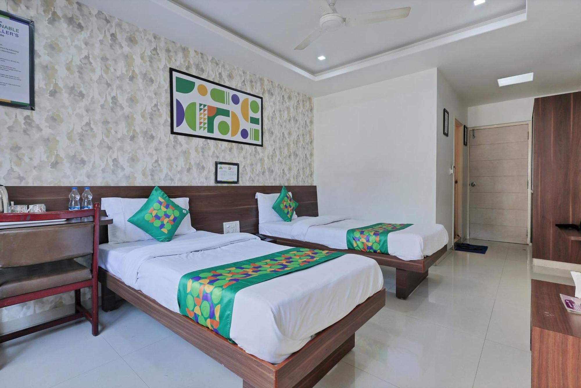 Treebo Rvg Otel Vadodara Dış mekan fotoğraf